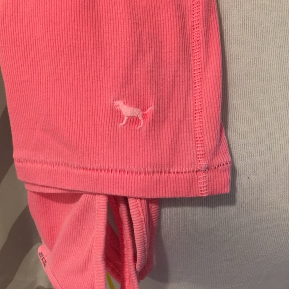 VS Pink tank - Picture 4 of 4